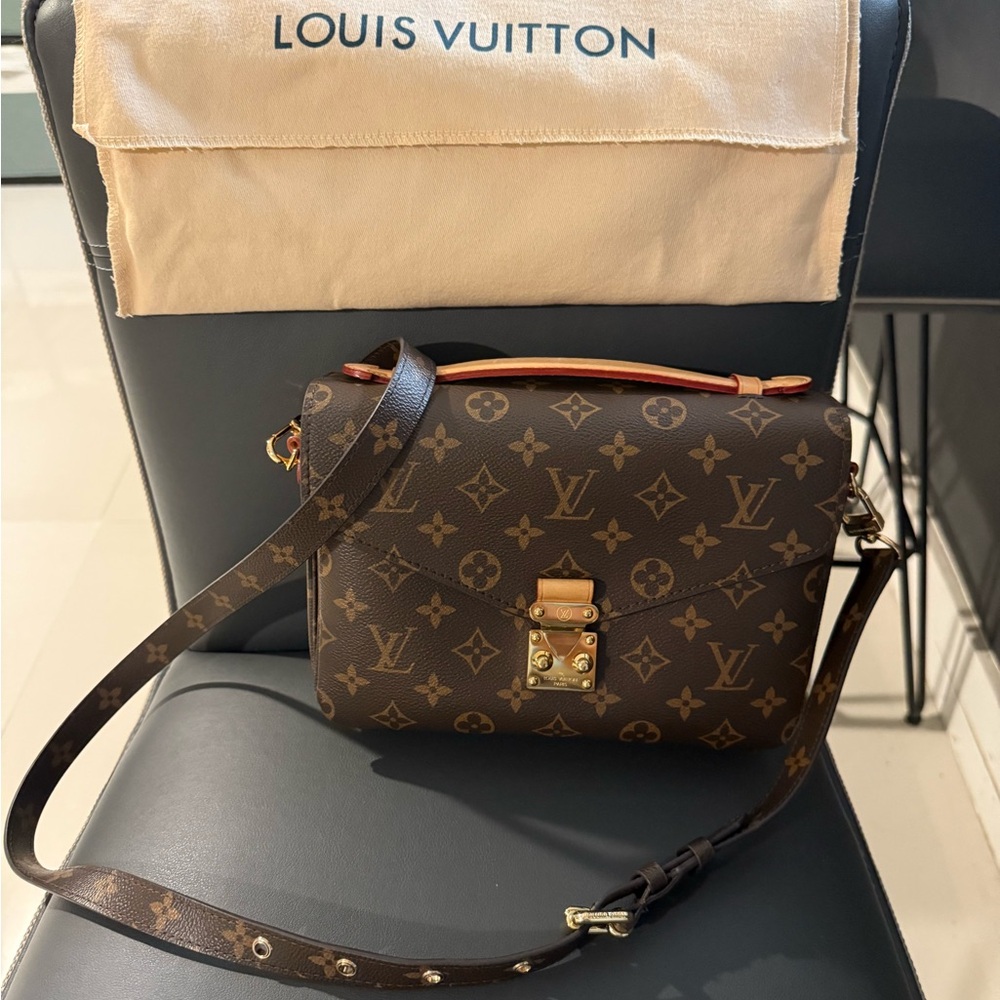 Louis Vuitton Brown Monogram Women's Bag
